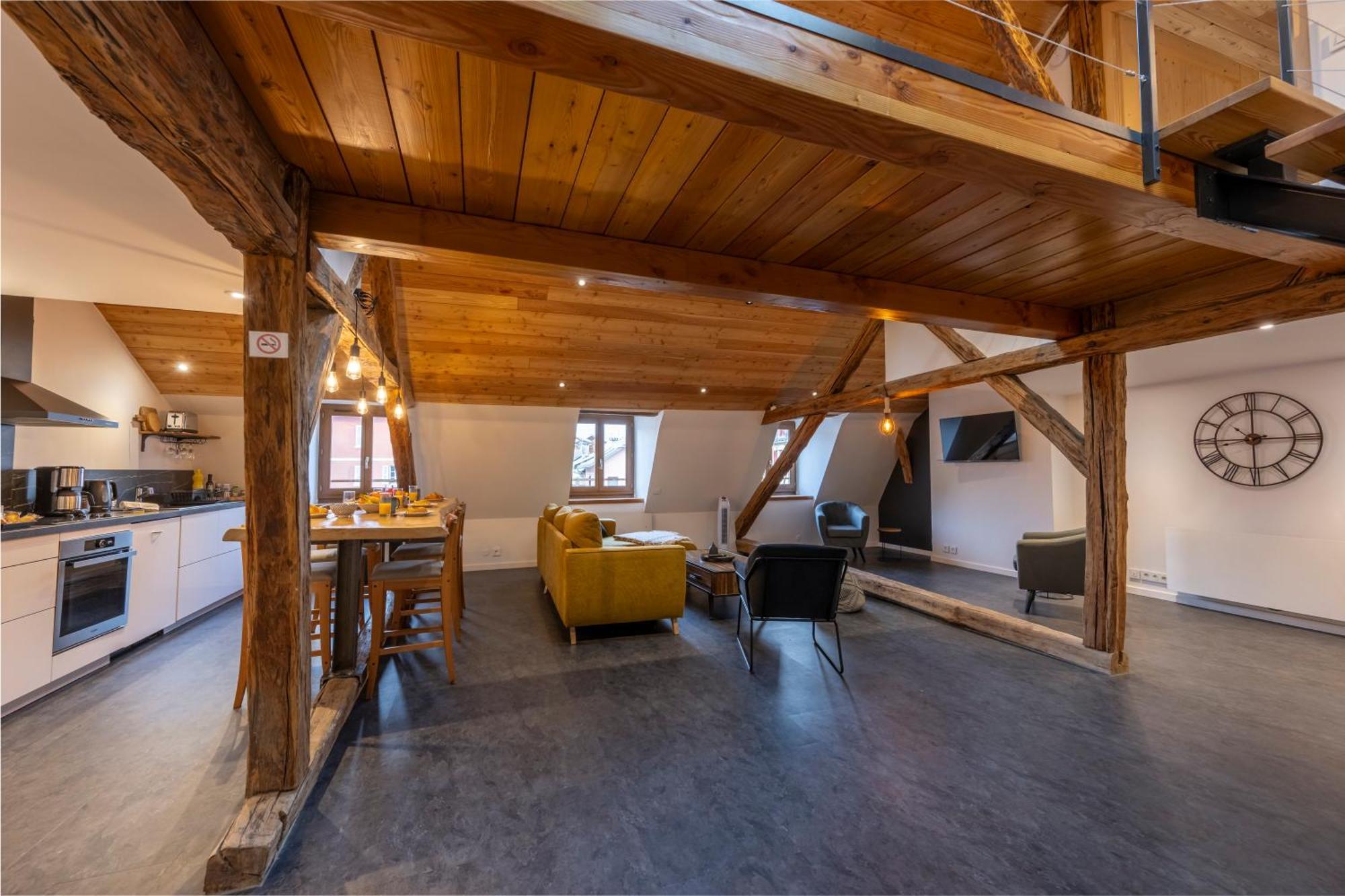 Superbe Loft - Situ Sur La Place Centrale Barcelonnette Eksteriør billede