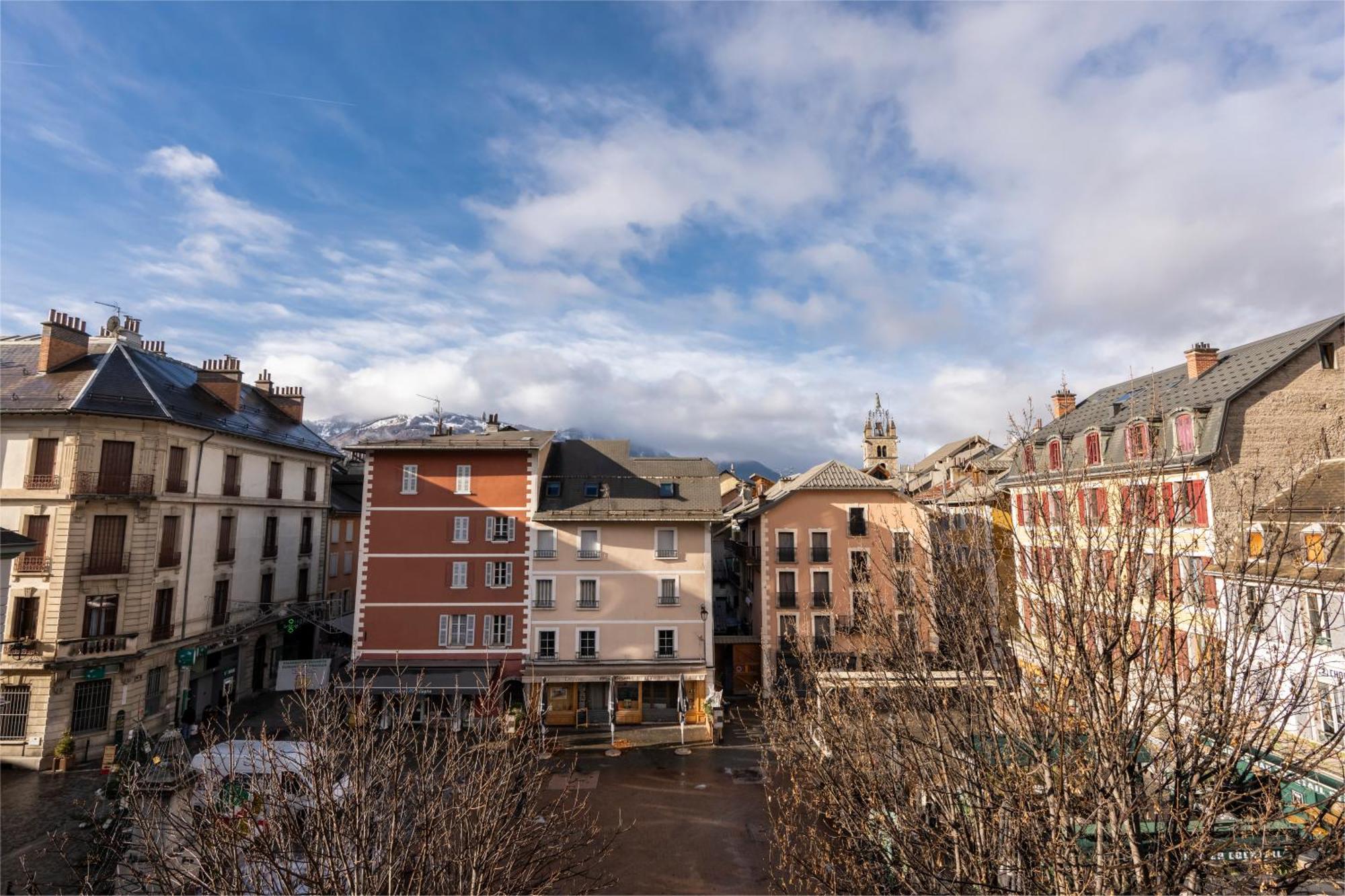Superbe Loft - Situ Sur La Place Centrale Barcelonnette Eksteriør billede